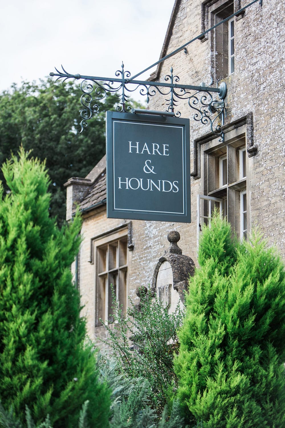 hare and hounds front entrance wedding photographer