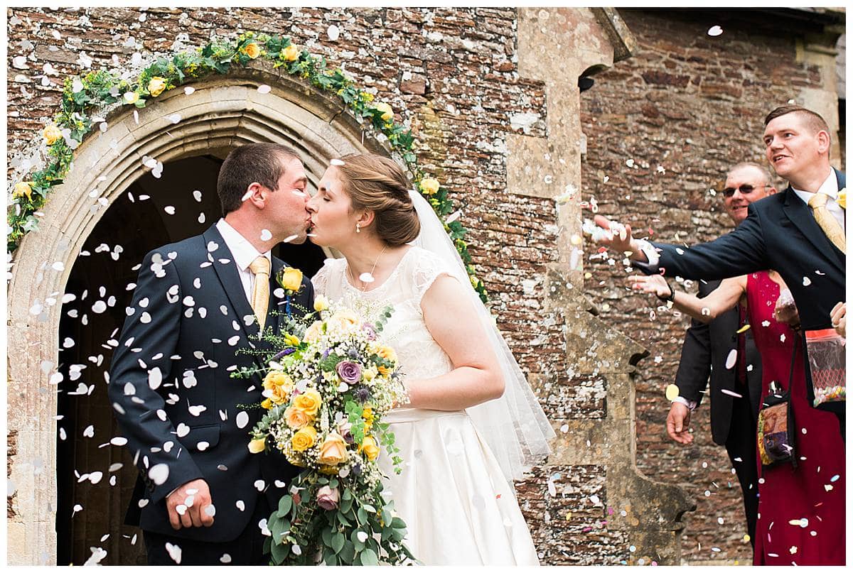 confetti throw gloucestershire wedding photography