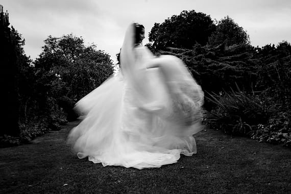 cotswold micro wedding barnsley house bridal pictures